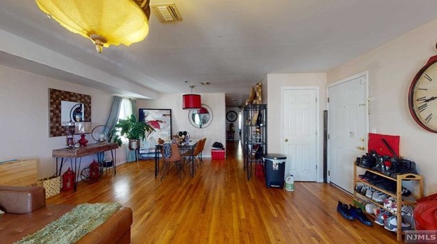 370 14th Ave, Newark NJ  07103-1216 exterior