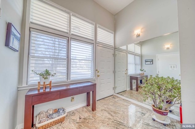 28 Rio Vista Dr #28, Allendale, NJ 07401