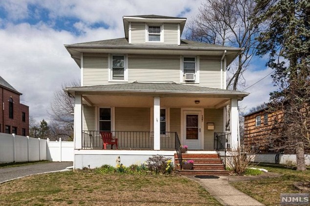 127 Grand St, N Milford, NJ 07646