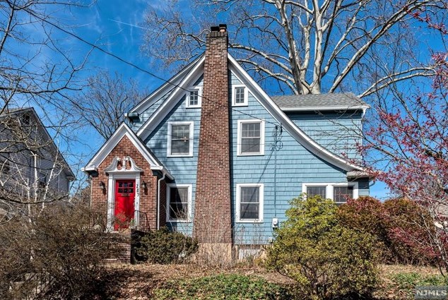 289 Windsor Rd, Englewood, NJ 07631-1423