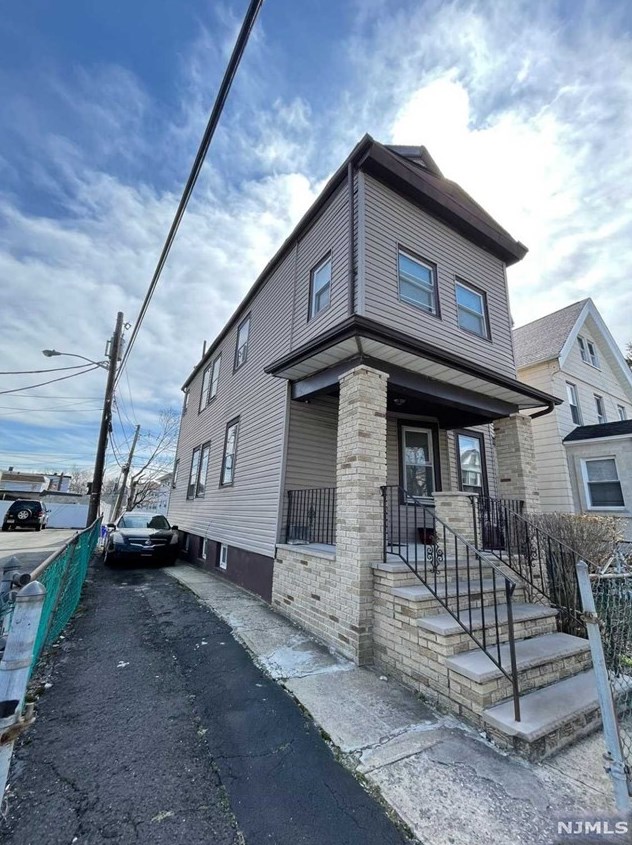 68 Crawford St, East Orange, NJ 07017