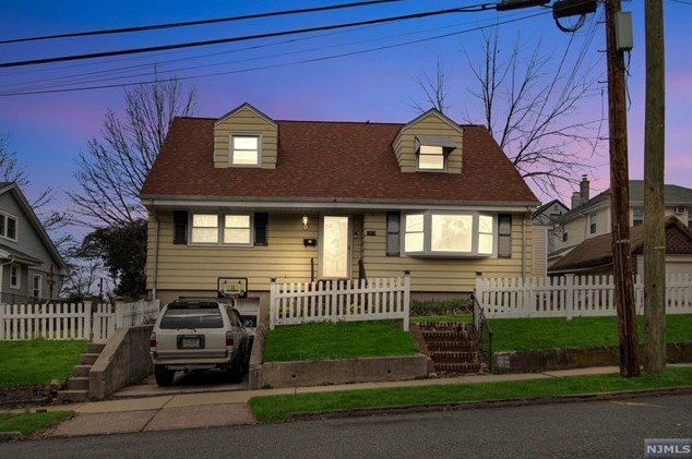 507 Center Pl, Teaneck, NJ 07666
