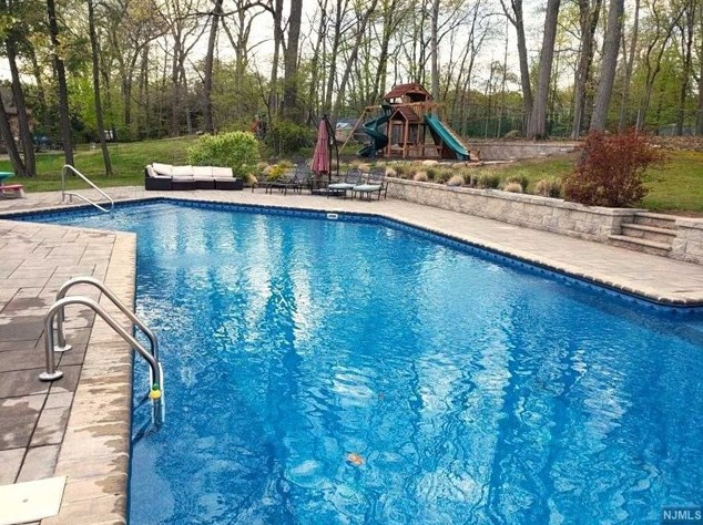 101 Salem Rd, Westwood, NJ 07676-4522