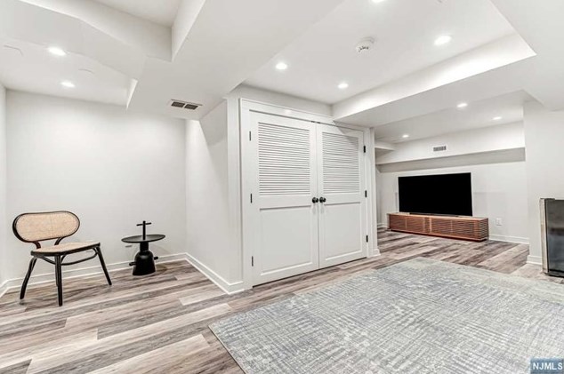 1 Grandview Ter, Tenafly NJ  07670-1120 exterior