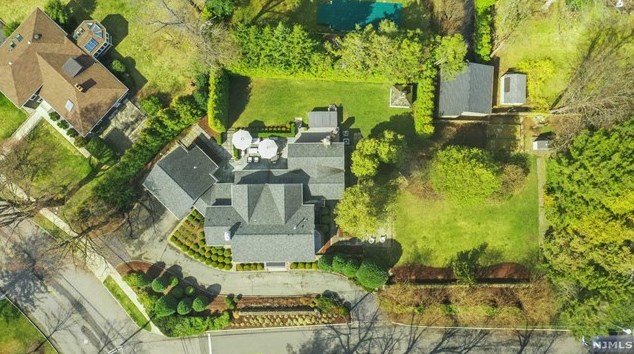 1 Grandview Ter, Tenafly NJ  07670-1120 exterior