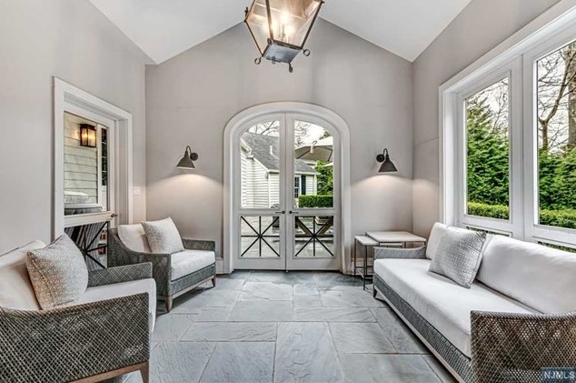 1 Grandview Ter, Tenafly NJ  07670-1120 exterior