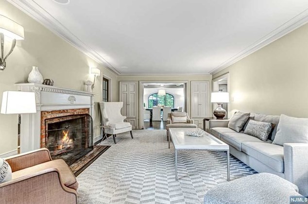 1 Grandview Ter, Tenafly NJ  07670-1120 exterior