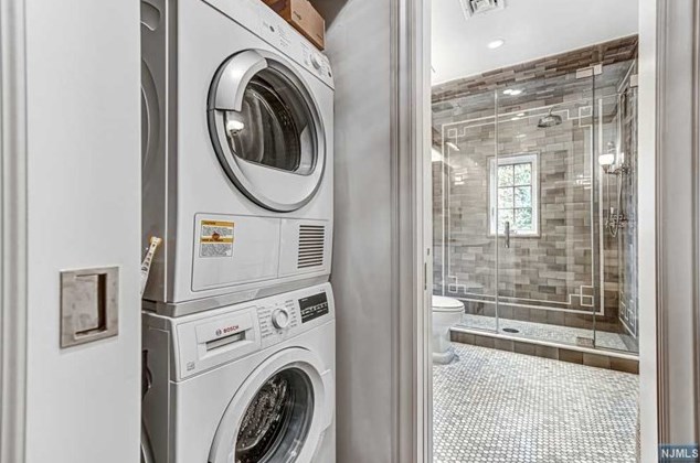 1 Grandview Ter, Tenafly NJ  07670-1120 exterior