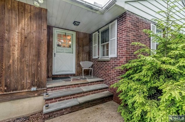 173 Werimus Rd, Westwood, NJ 07677