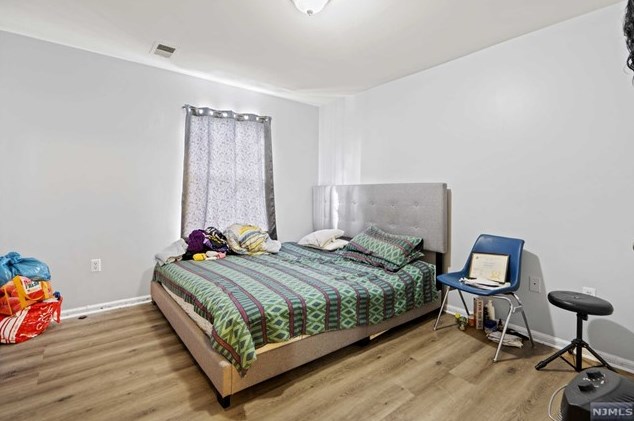 234 4 St, Newark NJ 07107-2215 exterior