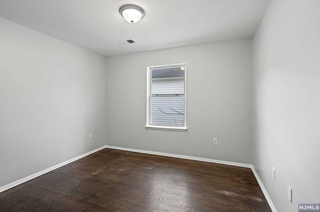 234 4 St, Newark NJ 07107-2215 exterior