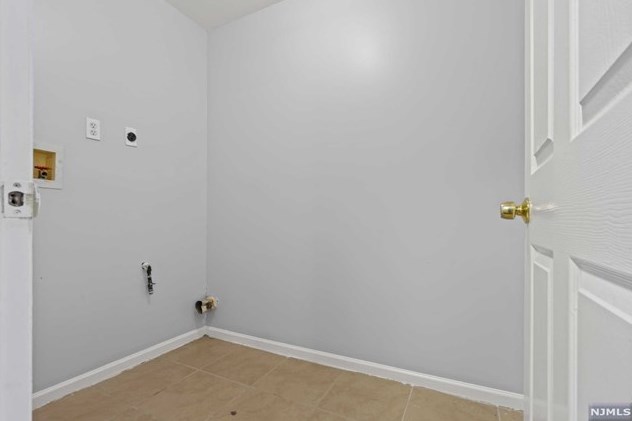 234 4 St, Newark NJ 07107-2215 exterior