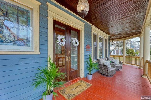390 Larch Ave, Bogota, NJ 07603
