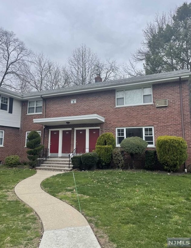 241 W Passaic St #18a, Rochelle Park, NJ 07662
