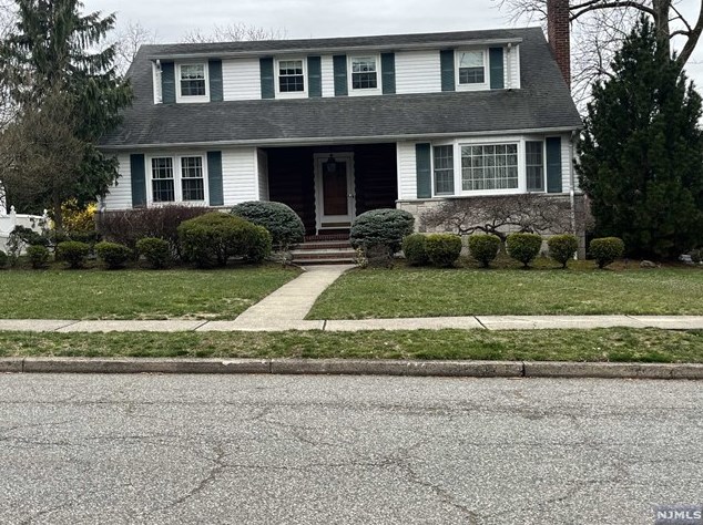 141 Lincoln Ave, River Edge, NJ 07661