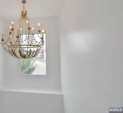 349 Manor Ct, Lyndhurst NJ 07071-1007 exterior