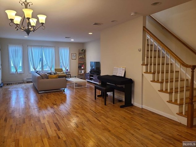 1095 Bergen Blvd #b, West Fort Lee, NJ 07024