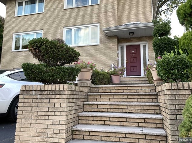 315 Roff Ave #2nd Fl, Palisades Park, NJ 07650