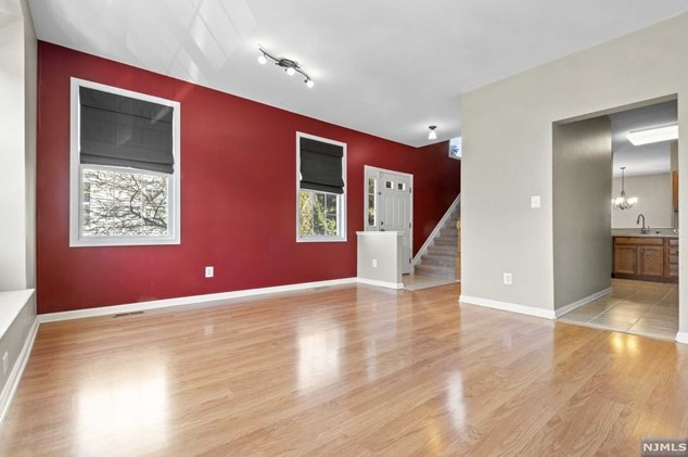 231 Swathmore Dr, Nutley, NJ 07110