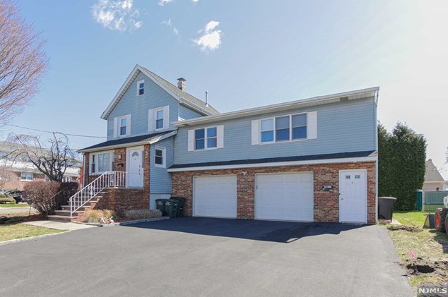 4 Maple Ave, South Hackensack, NJ 07606