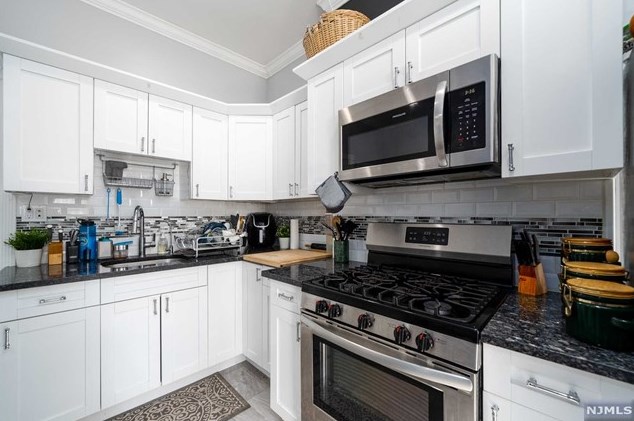 207 Jewett Ave #1, Jersey City, NJ 07304