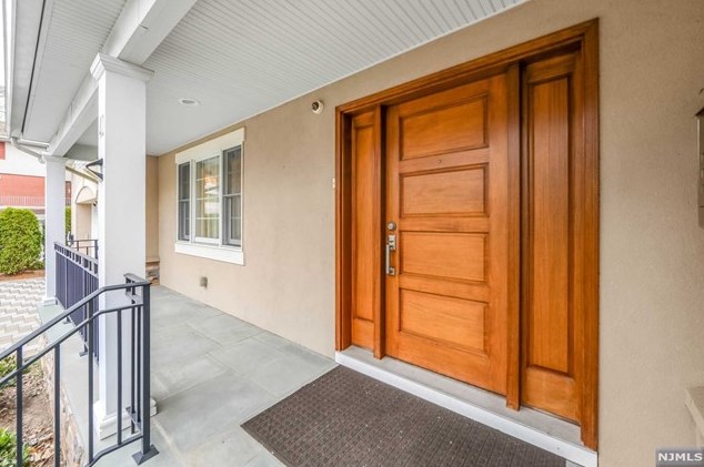 42 Lincoln Ave, River Edge, NJ 07661