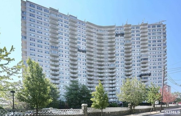 2100 Linwood Ave #11h, West Fort Lee, NJ 07024