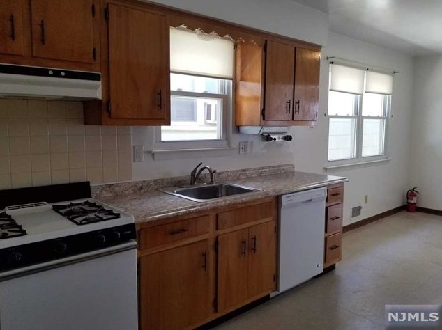 232 Bergen St #2, East Newark, NJ 07029