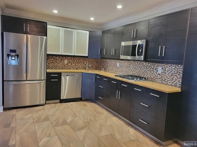621 Plum Ter, Mahwah, NJ 07430