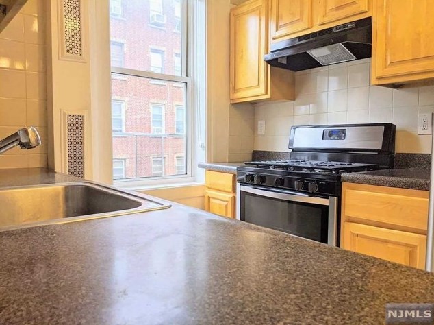 7812 Hudson Ave #c3, North Bergen, NJ 07047