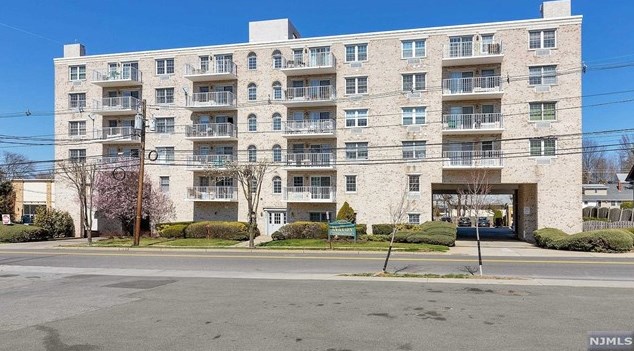 446 Passaic St, Hackensack NJ  07601-1557 exterior