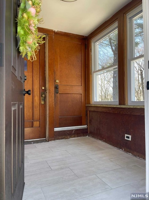 265 W Madison Ave, Dumont, NJ 07628