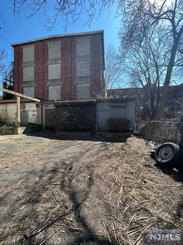 76 Lafayette St, Paterson NJ  07501-1110 exterior