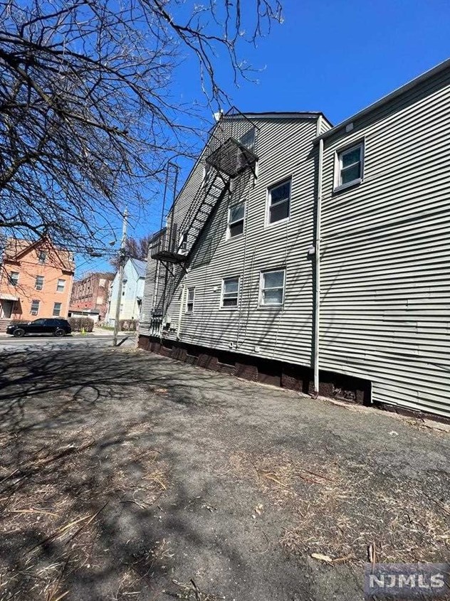 76 Lafayette St, Paterson NJ  07501-1110 exterior