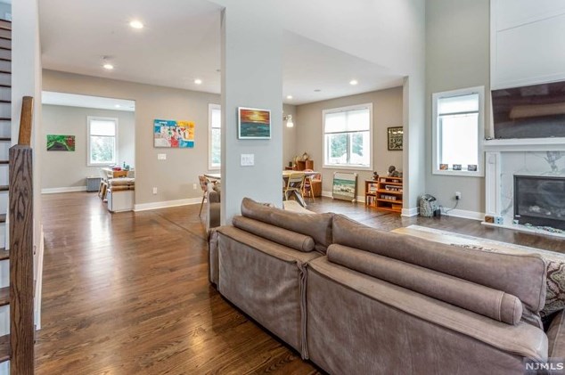 274 Brookside Ave, Cresskill, NJ 07626