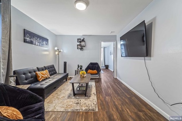 602 N 6th St #4b, Newark, NJ 07107