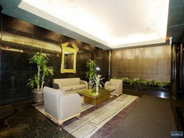 900 Palisade Ave #18a, West Fort Lee, NJ