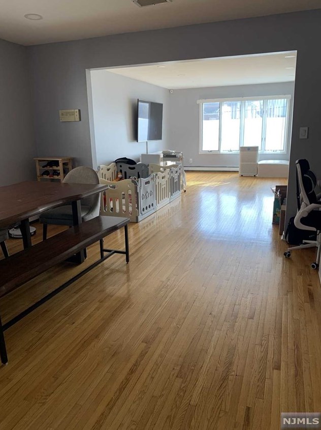 387 Washington Ave, Cliffside Park, NJ 07010