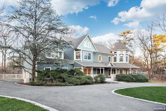 485 Clinton Ave, Wyckoff, NJ 07481-1403