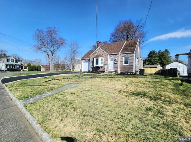 12 Lohmann Pl, Dumont, NJ 07628