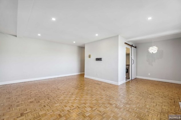 25 Grand Ave, Hackensack, NJ 07601-4619
