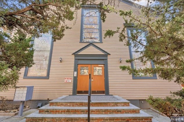 237 5th St #4, Jersey City, NJ 07302