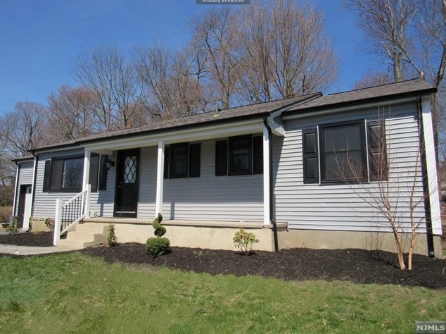 35 Meadowview Ct, Green Pond, NJ 07435