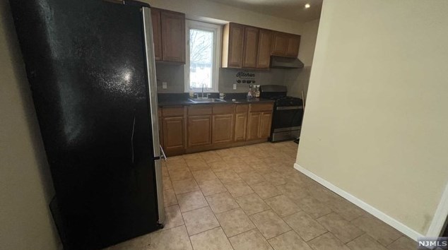 333 Magnolia Ave, Elizabeth NJ  07206-1912 exterior