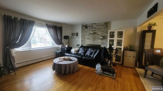 851 Broadway, Norwood, NJ 07648-1512