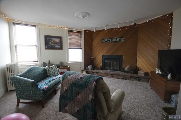 154 Undercliff Ave #6, Edgewater, NJ 07020