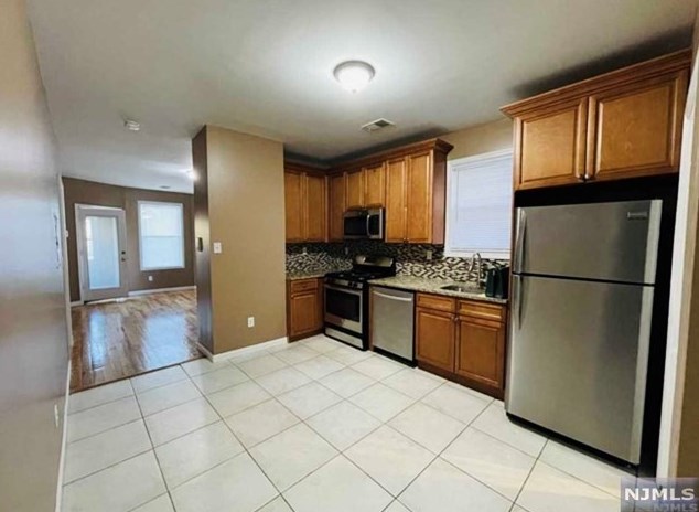 32 Rutland Ave #2, Kearny, NJ 07032