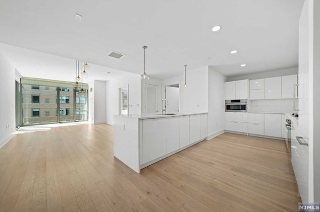 9 Ave At Port Imperial #919, West New York, NJ 07093