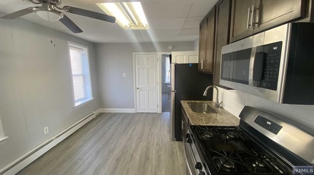 22 Garfield Ave, Outwater, NJ 07026