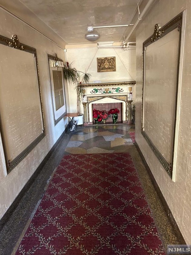 292 Lawton Ave, Cliffside Park, NJ 07010
